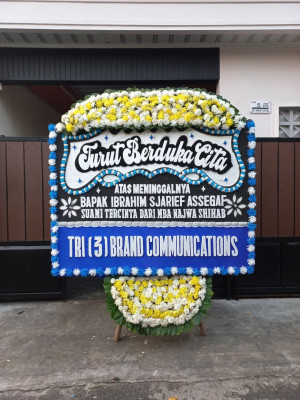 Papan Bunga Duka di Giri